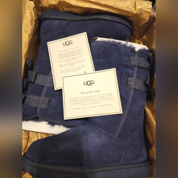 UGG Womens' Everleigh Boots - Picture 8 of 8